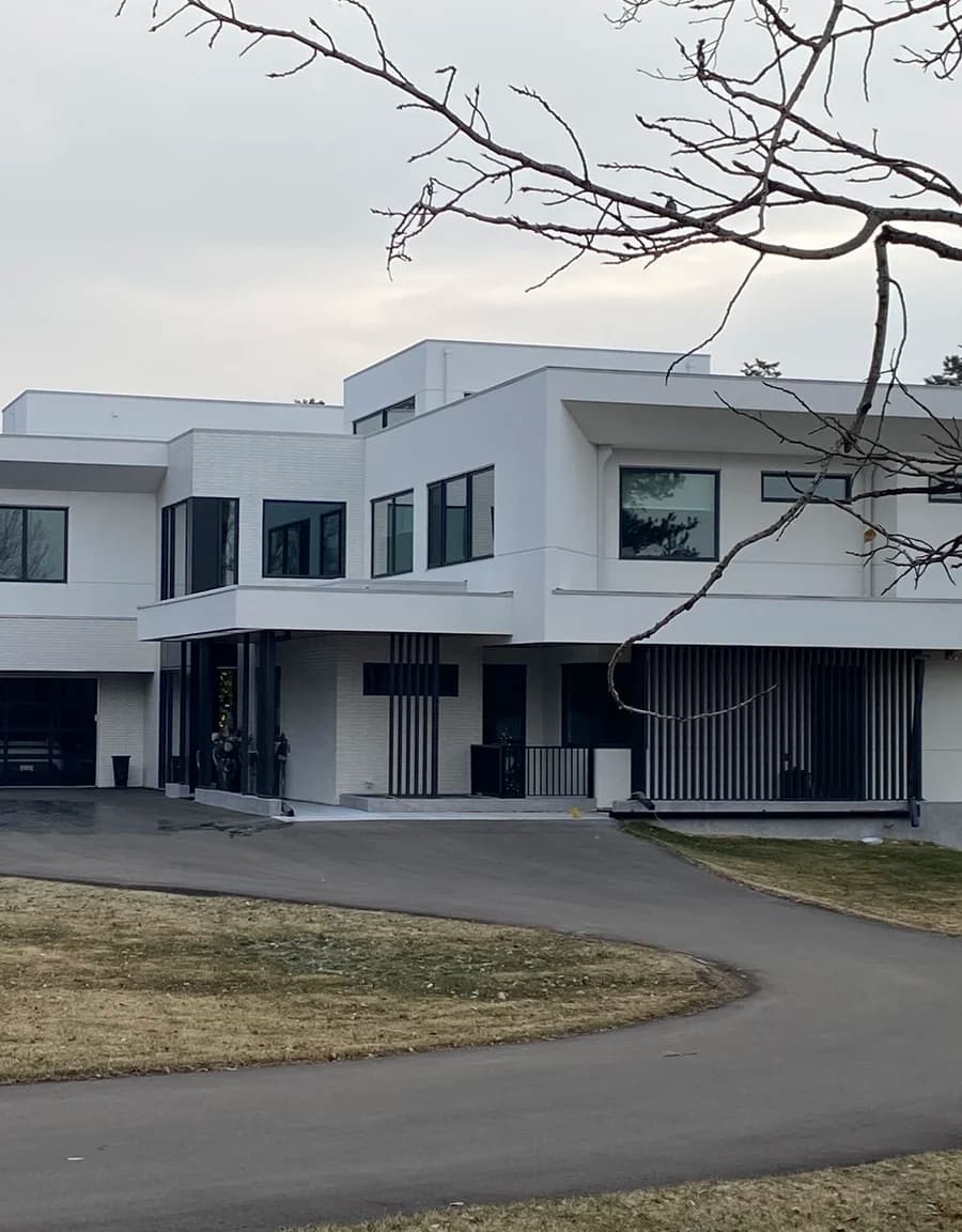 Ultra-modern white mansion